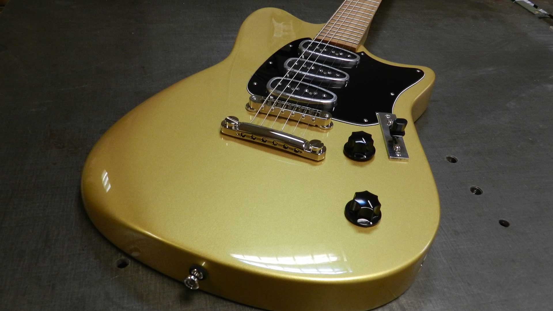 Roadrunner Guitars joined Luthiers.com