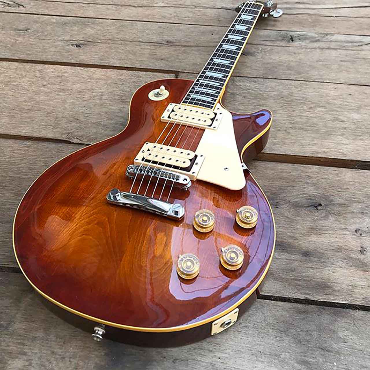 Vintage Japan Guitars joined Luthiers.com