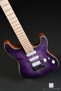 MAD Guitars La Strat Purple Heart