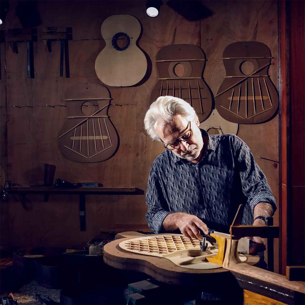 Kenneth Hill Guitar Luthier