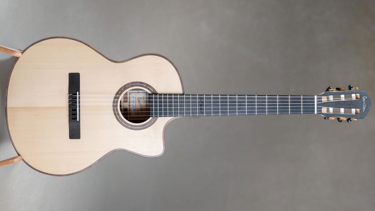 Guitares BARRILLON - Oméga Joël Gombert